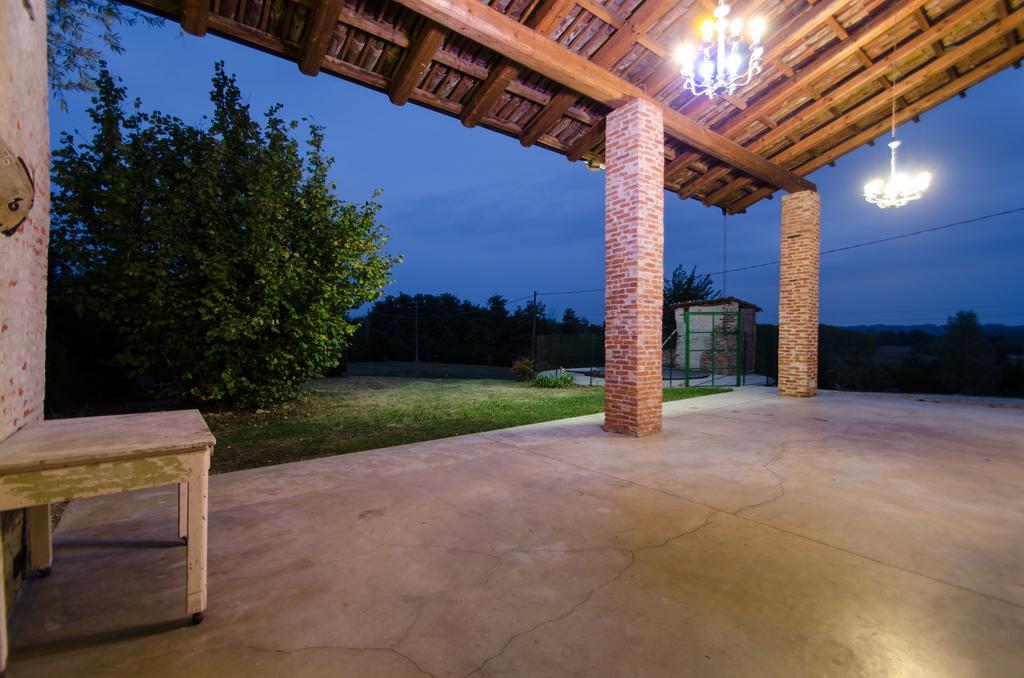 Bed and Breakfast Il Riposo San Damiano dʼAsti Exterior foto